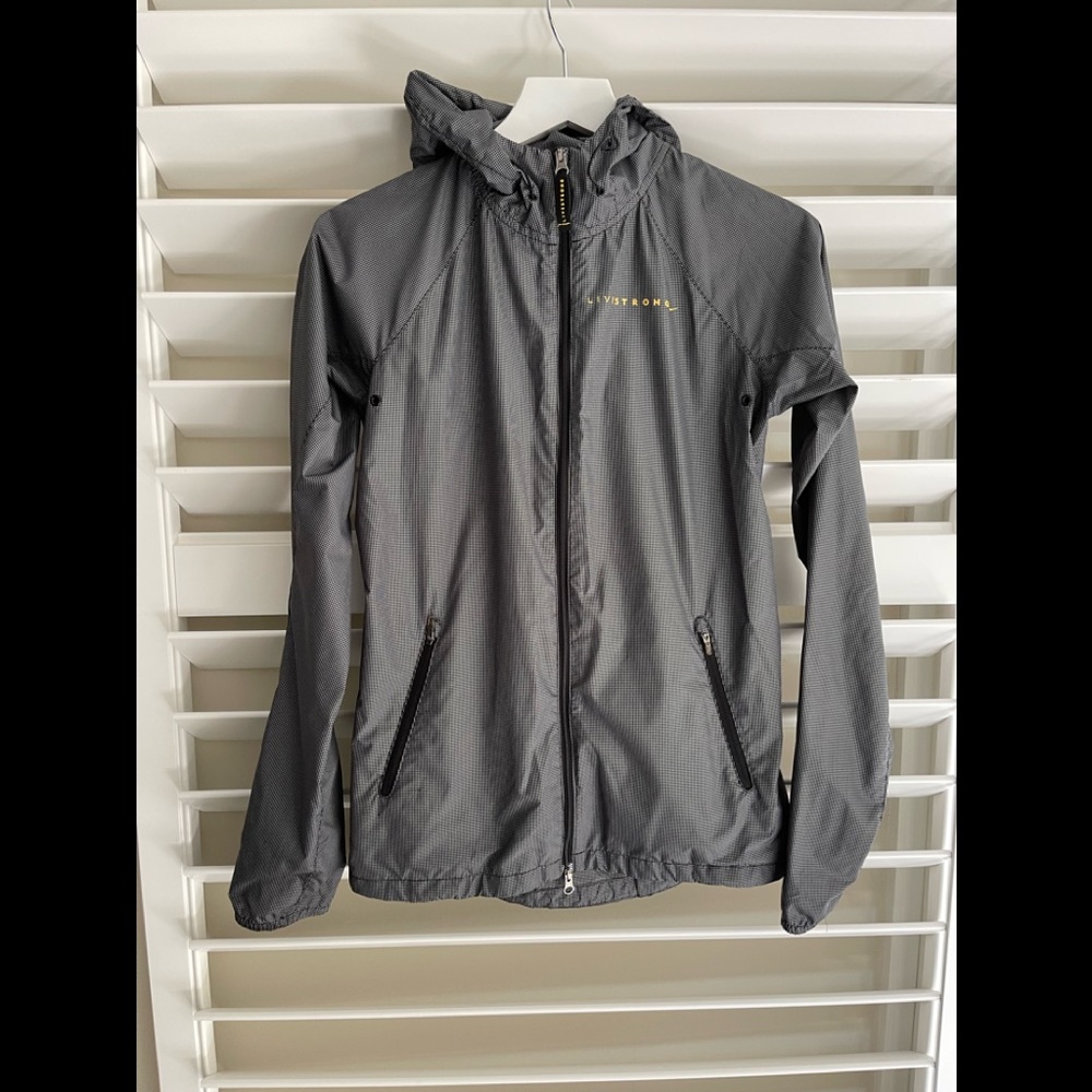 Nike livestrong windbreaker jacket